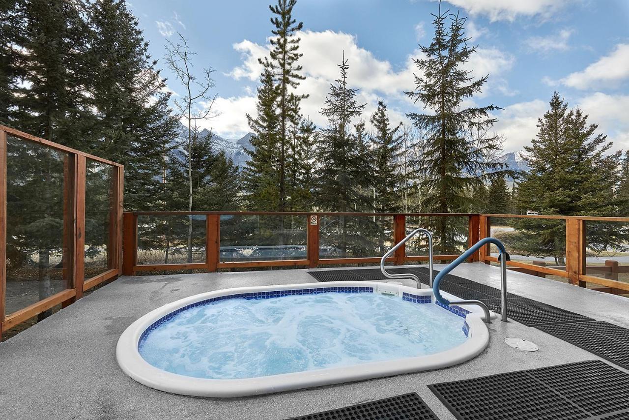 Mountain View Escape With Open Hot Tub, Views!! Villa Canmore Eksteriør bilde